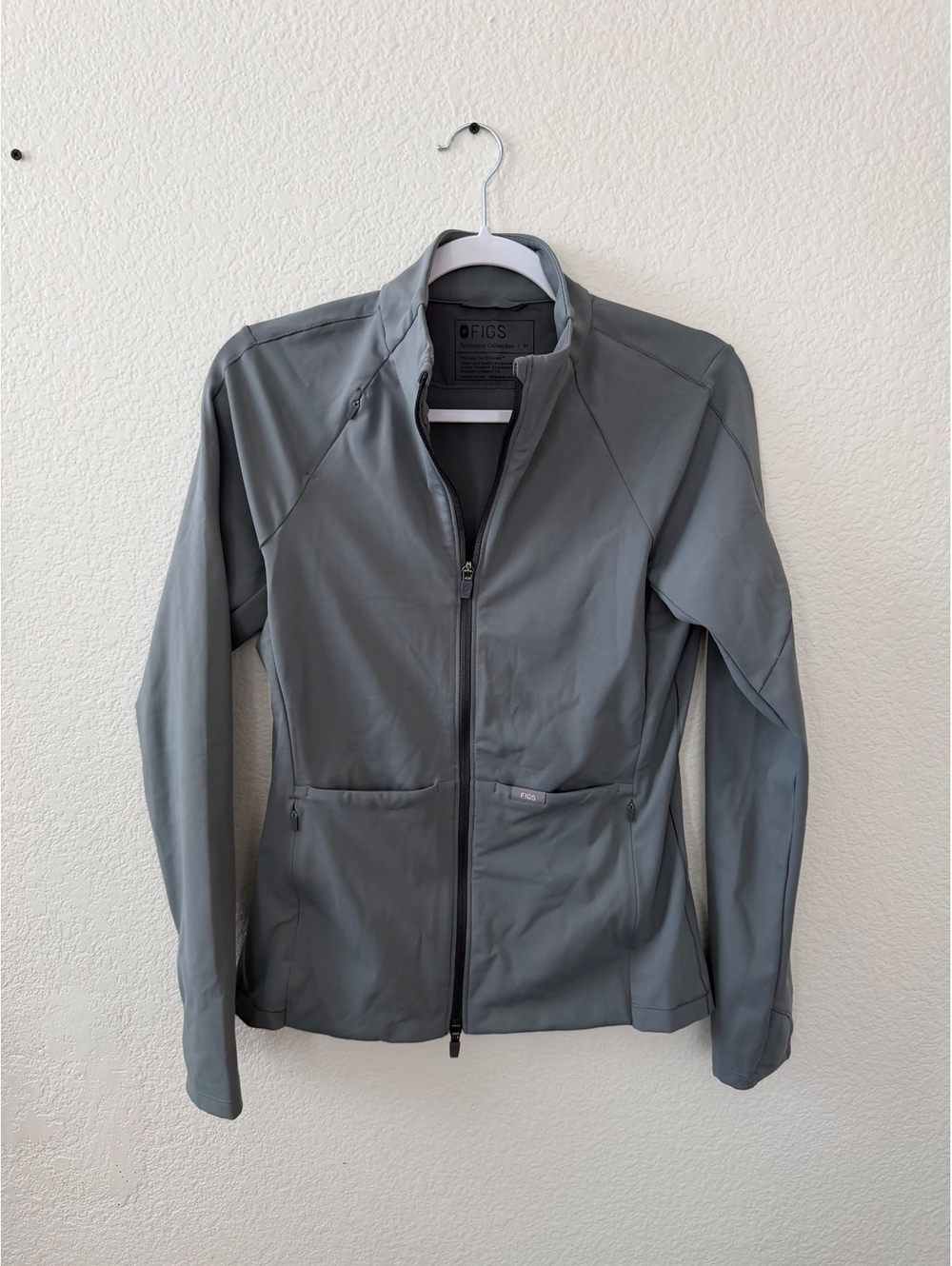 FIGS scrubs graphite Gray Zip-Up Jacket Medium contourknit like lululemon define